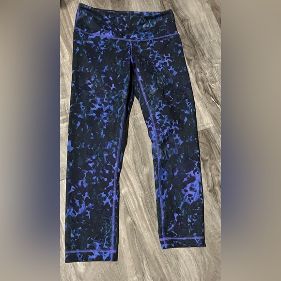 Rare Lululemon Leggings Crop - Picture 2 of 3